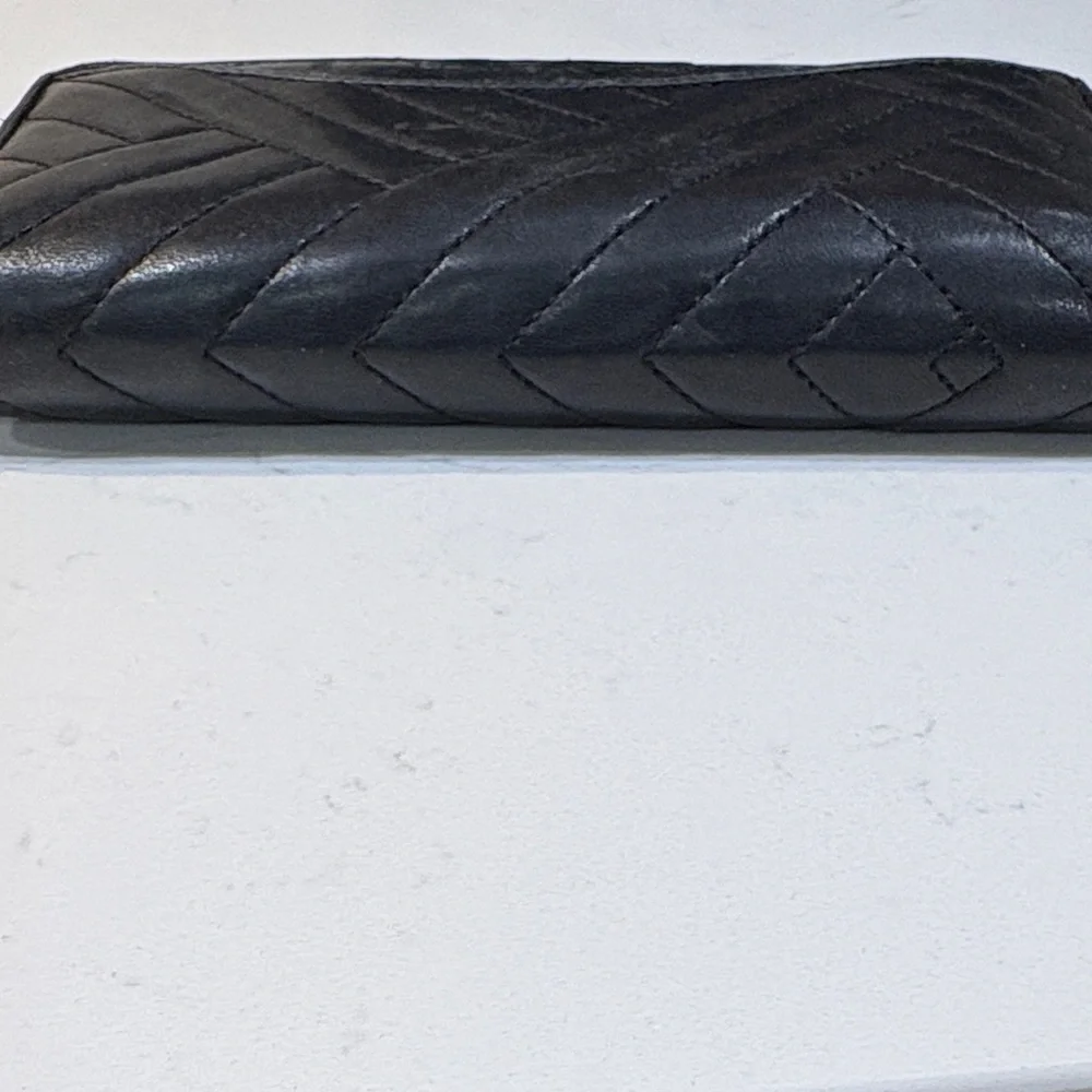 Tory Burch Black Quilted Leather Zip-Around Wallet with Logo